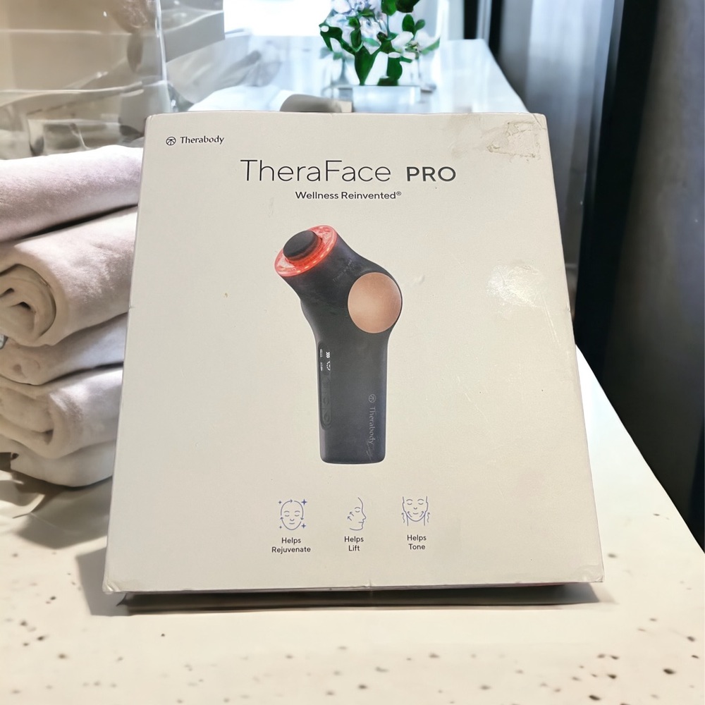 Therabody TheraFace PRO plus extra pieces